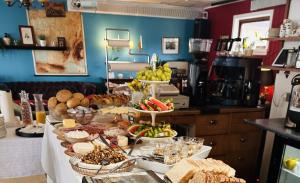 Brunch at Mølin Guesthouse and Café ín Skálavík
