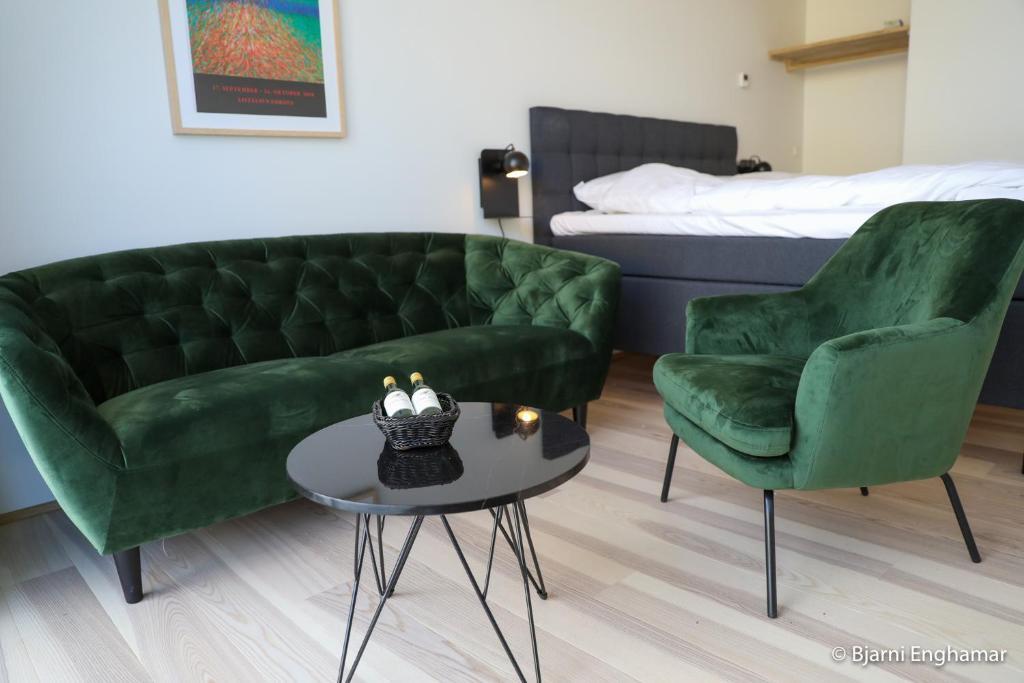 Double room in Mølin Guesthouse in Skálavík