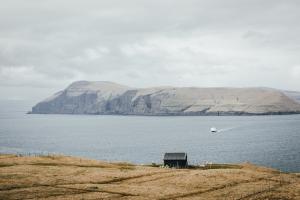 Teistin, the ferry sailing from Tórshavn to Sandoy. 