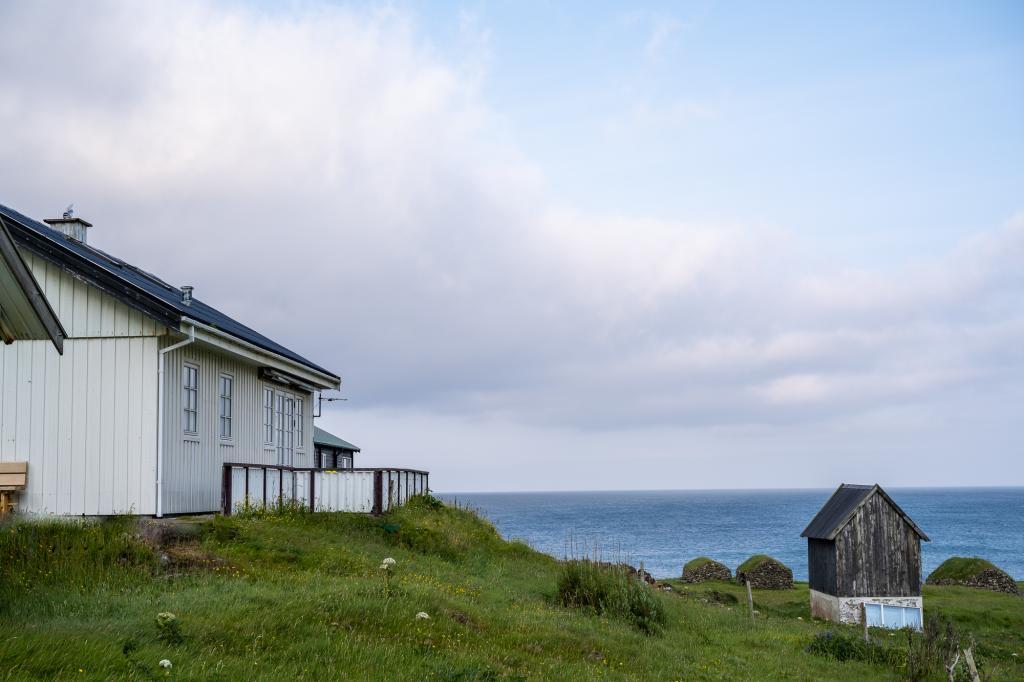 Undir Grótgerði, Húsavík